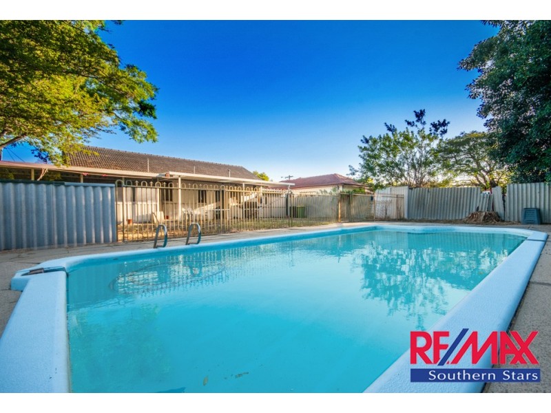 5 Berehaven Ave, Thornlie WA 6108