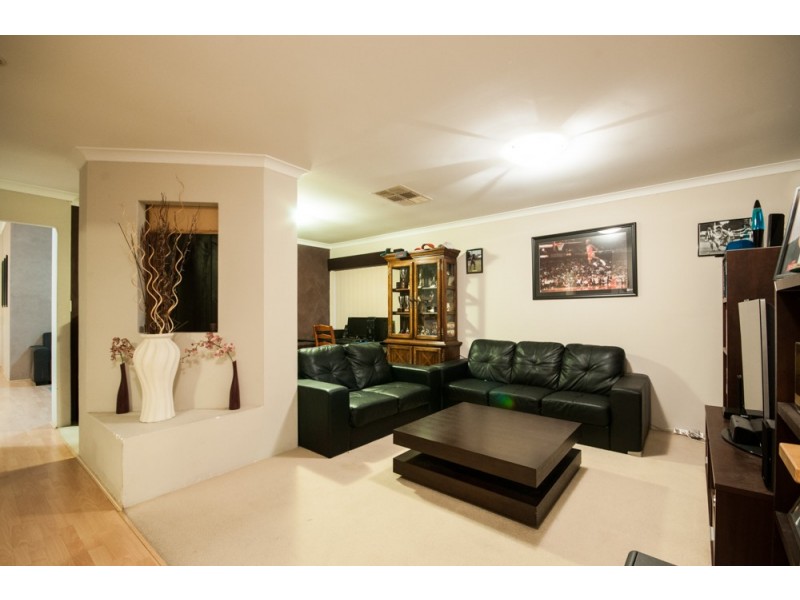 1 Woodhouse Circuit, Canning Vale WA 6155