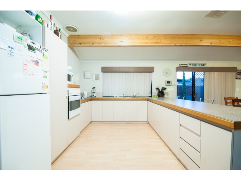 1 Woodhouse Circuit, Canning Vale WA 6155