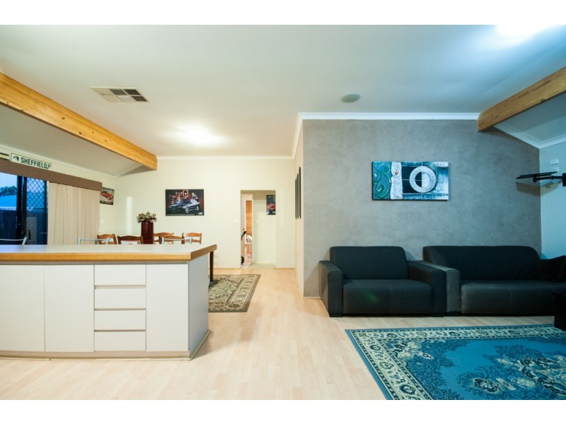 1 Woodhouse Circuit, Canning Vale WA 6155