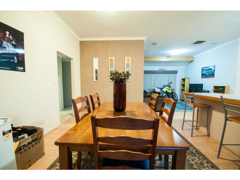 1 Woodhouse Circuit, Canning Vale WA 6155