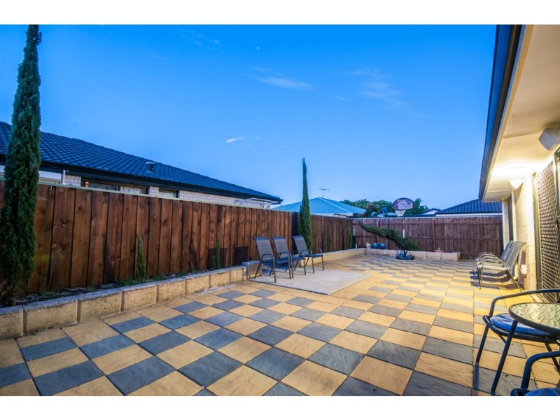 1 Woodhouse Circuit, Canning Vale WA 6155