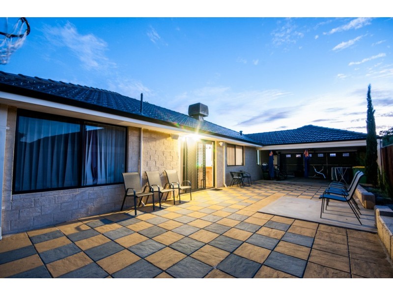 1 Woodhouse Circuit, Canning Vale WA 6155