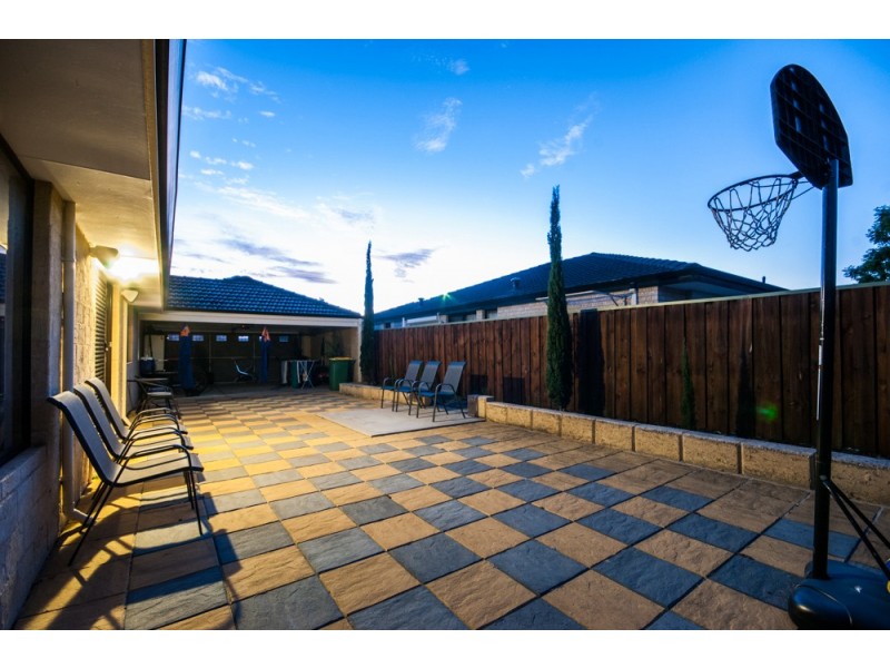 1 Woodhouse Circuit, Canning Vale WA 6155