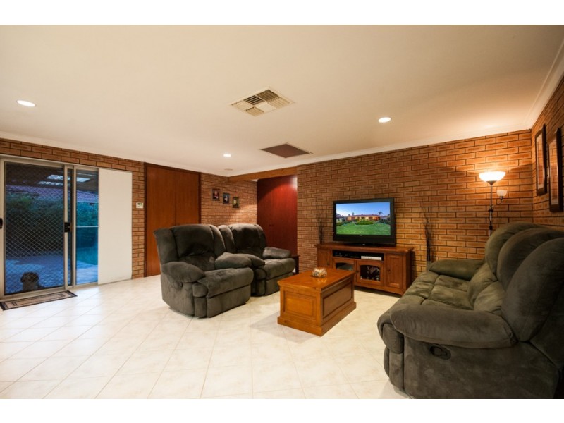 20 Allamanda Way, Forrestfield WA 6058