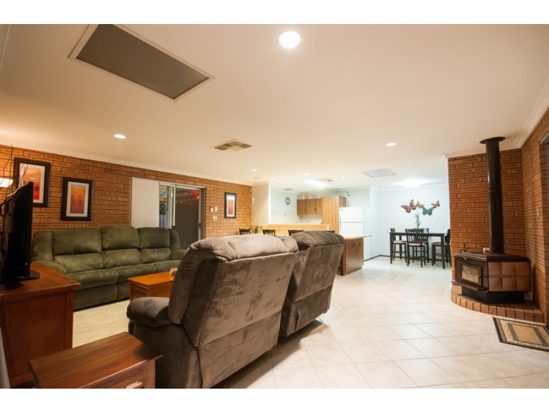 20 Allamanda Way, Forrestfield WA 6058