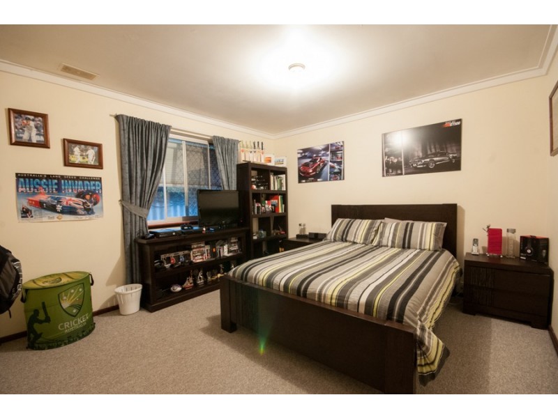 20 Allamanda Way, Forrestfield WA 6058