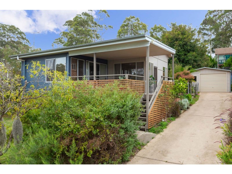11 Denham Avenue, Denhams Beach NSW 2536