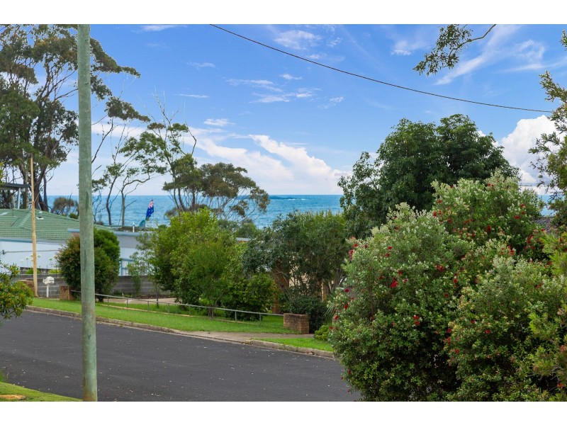 11 Denham Avenue, Denhams Beach NSW 2536