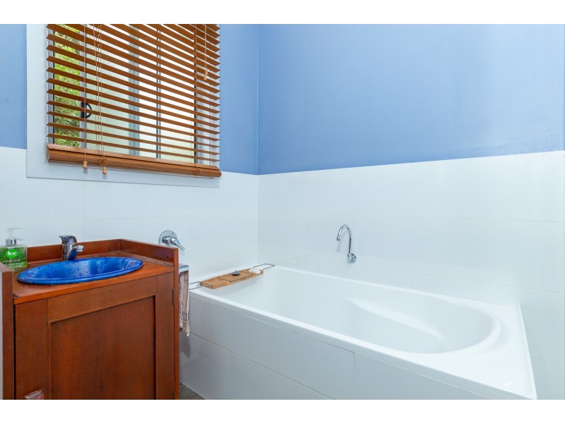 11 Denham Avenue, Denhams Beach NSW 2536