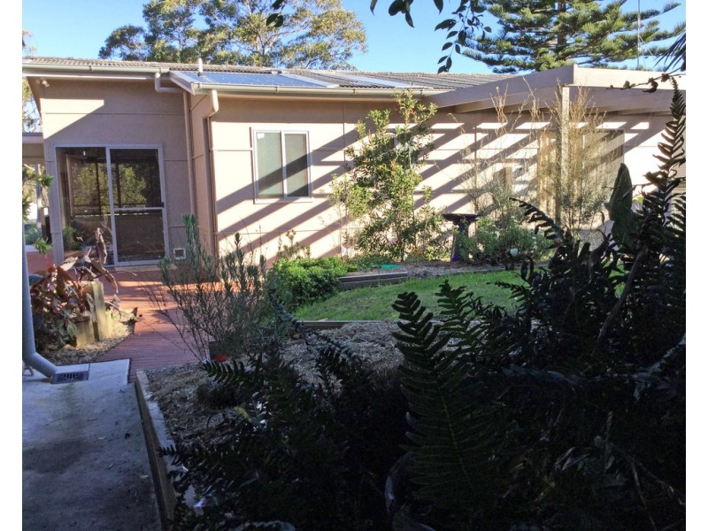 11 Denham Avenue, Denhams Beach NSW 2536