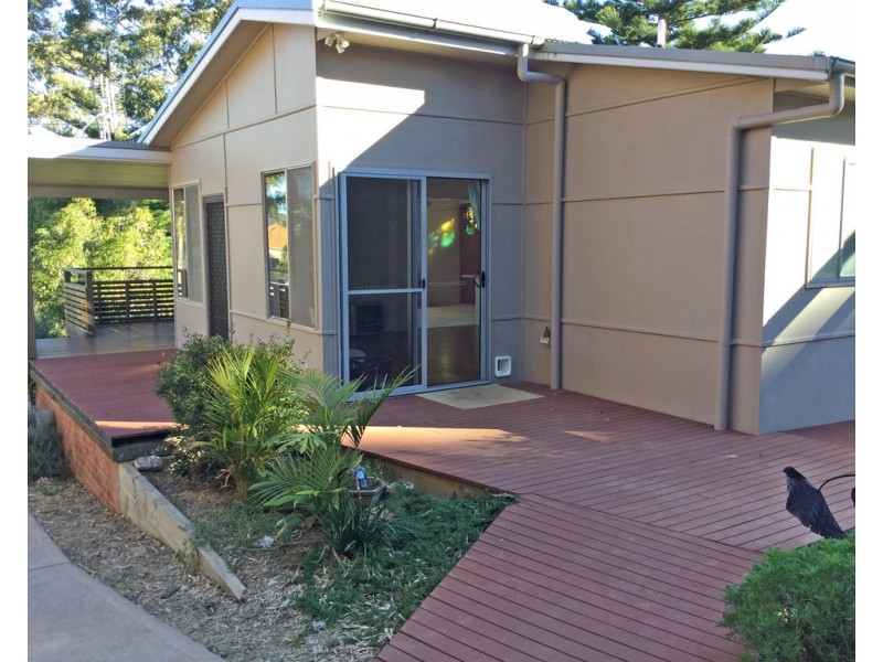 11 Denham Avenue, Denhams Beach NSW 2536