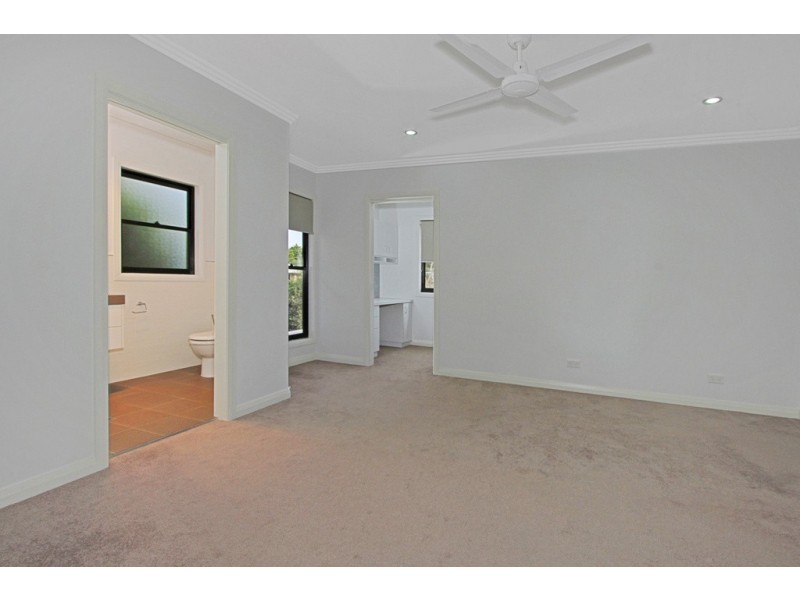 2/65 Golf Links Drive, Batemans Bay NSW 2536