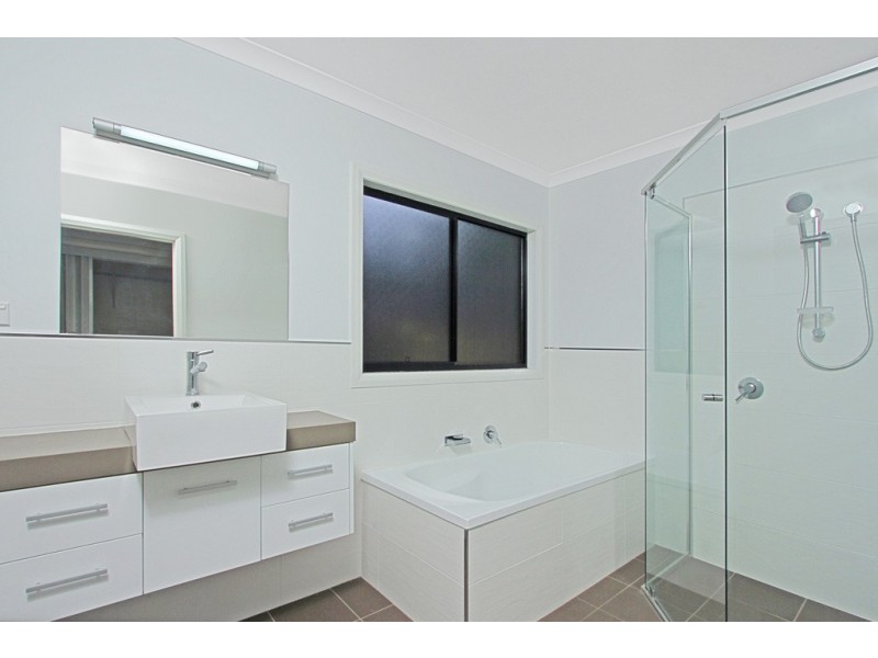 2/65 Golf Links Drive, Batemans Bay NSW 2536