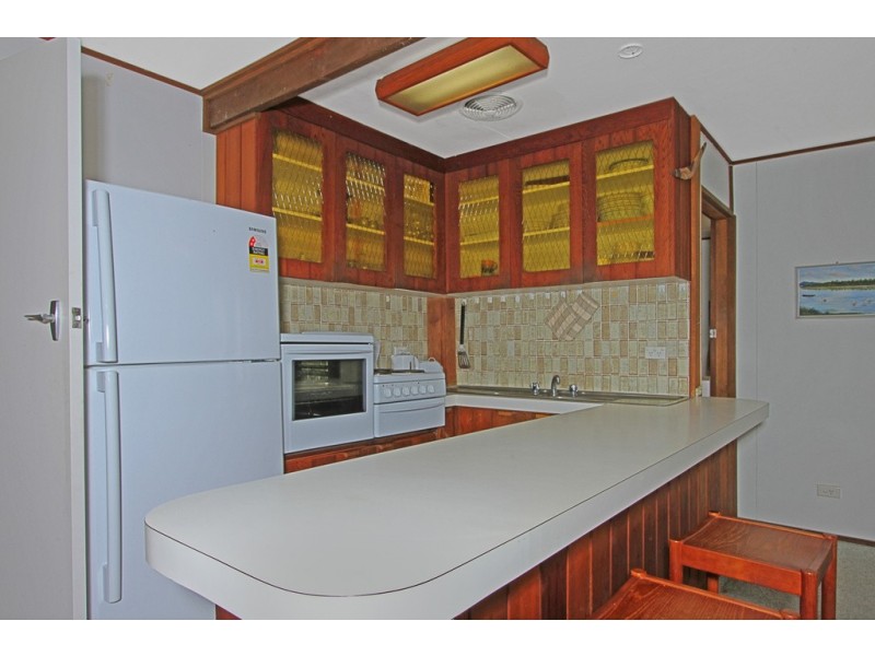 15 Annetts Parade, Mossy Point NSW 2537