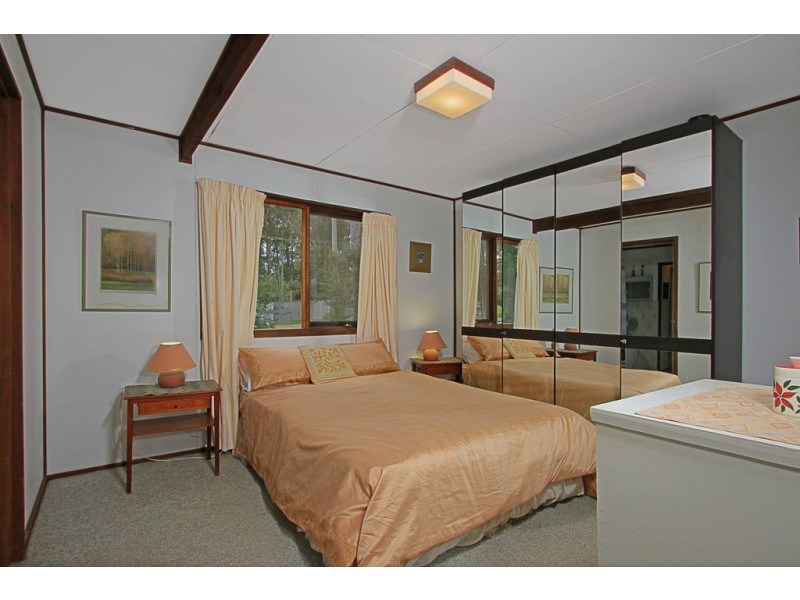 15 Annetts Parade, Mossy Point NSW 2537