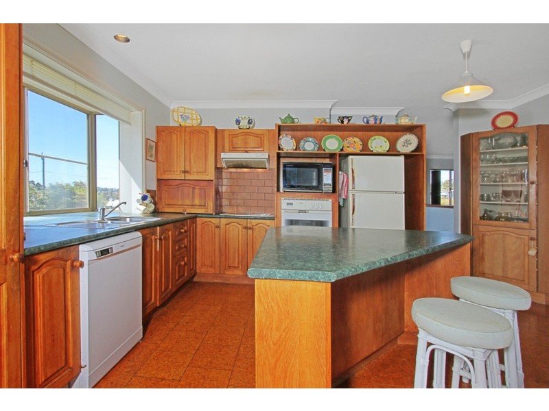 9 Wattle Crescent, Batehaven NSW 2536