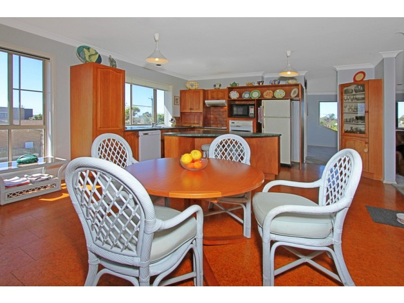 9 Wattle Crescent, Batehaven NSW 2536