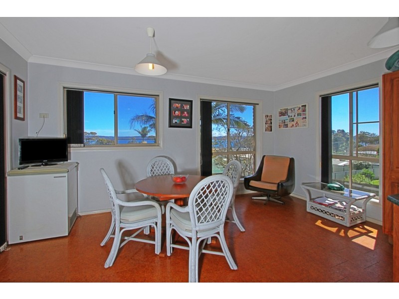 9 Wattle Crescent, Batehaven NSW 2536