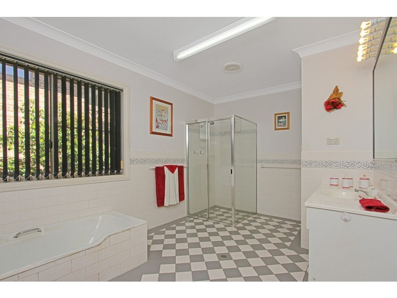 9 Wattle Crescent, Batehaven NSW 2536