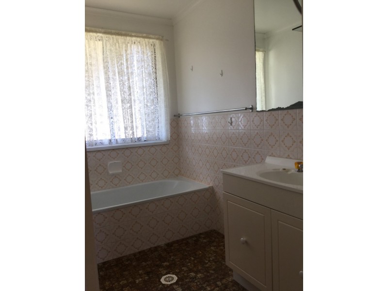 32 HILLTOP CRESCENT, Surf Beach NSW 2536