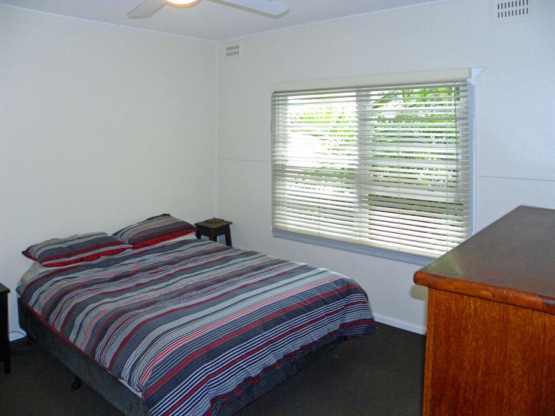 310 Beach Road, Batehaven NSW 2536