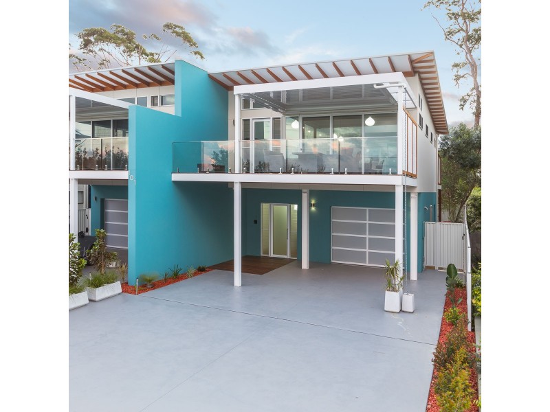 2/101 Coronation Drive, Broulee NSW 2537