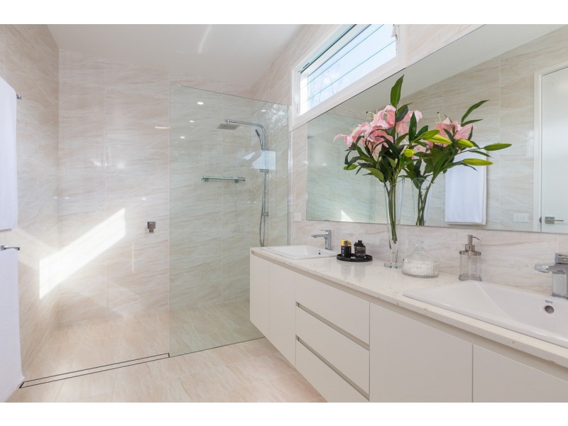 2/101 Coronation Drive, Broulee NSW 2537