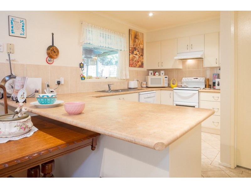 16 Christopher Crescent, Batehaven NSW 2536