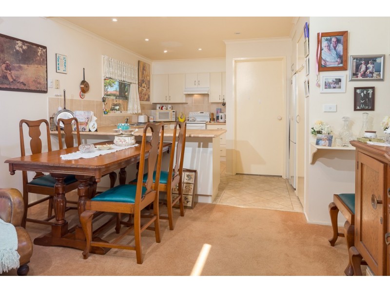 16 Christopher Crescent, Batehaven NSW 2536