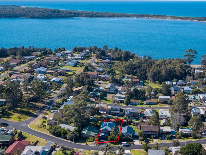 16 Coogee Street, Tuross Head NSW 2537
