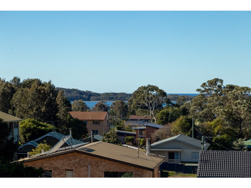 16 Coogee Street, Tuross Head NSW 2537