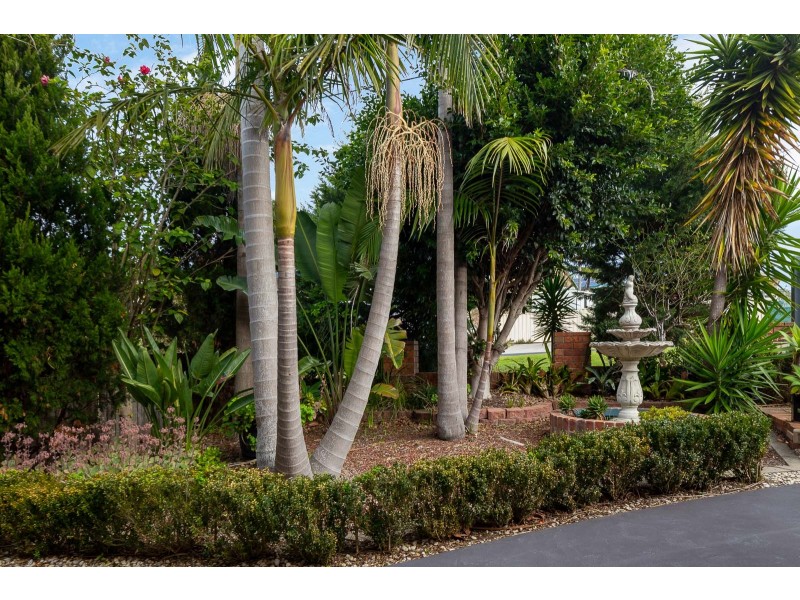 16 Coogee Street, Tuross Head NSW 2537