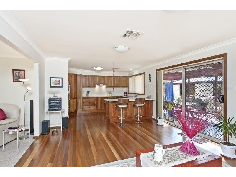 8 FRANCE PLACE, Long Beach NSW 2536