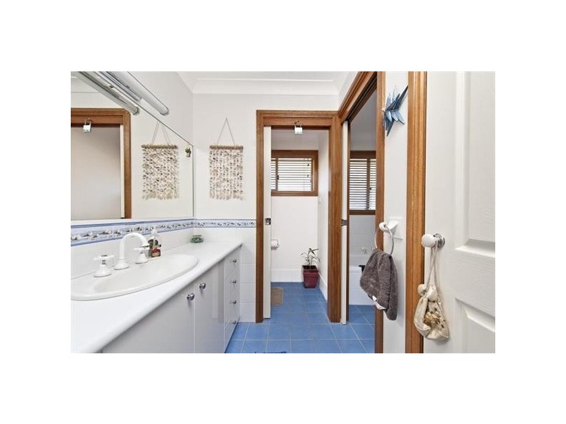 8 FRANCE PLACE, Long Beach NSW 2536