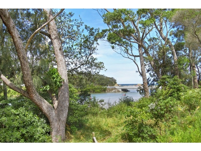 17B Candlagan Drive, Broulee NSW 2537