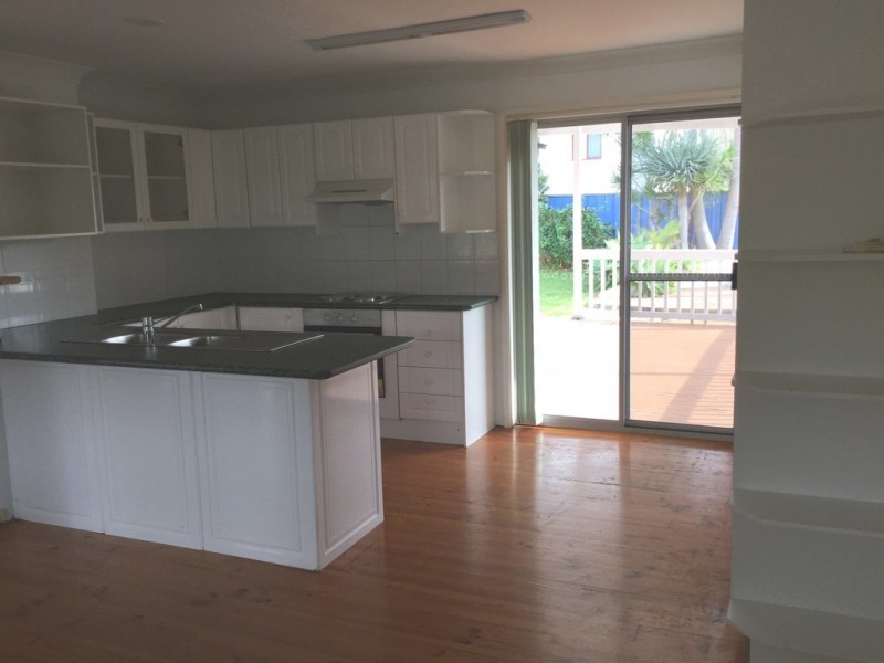18 Cook Avenue, Surf Beach NSW 2536