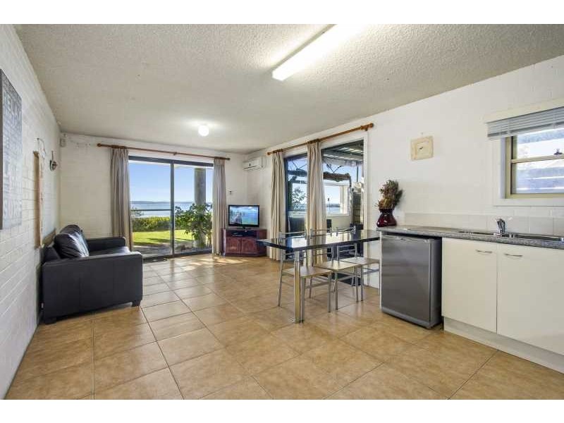 384-388 Beach Road, Batehaven NSW 2536