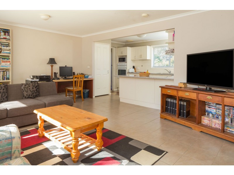 17 Cook Avenue, Surf Beach NSW 2536