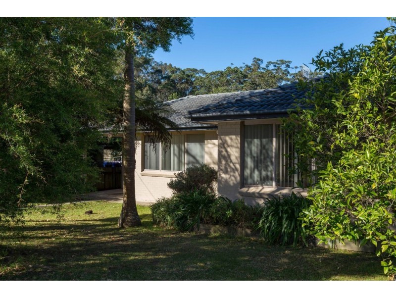 17 Cook Avenue, Surf Beach NSW 2536