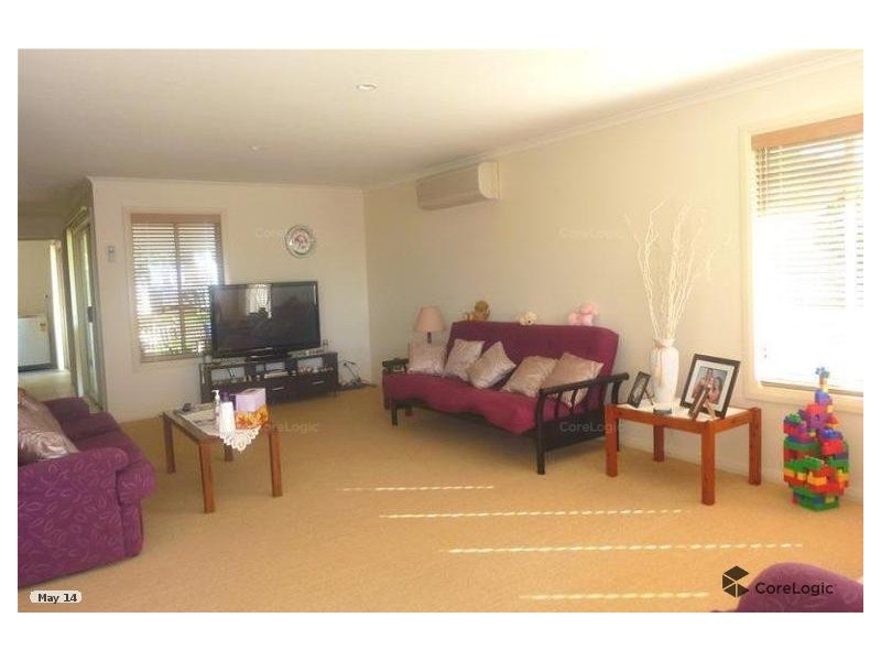 8 Cox Place, Sunshine Bay NSW 2536