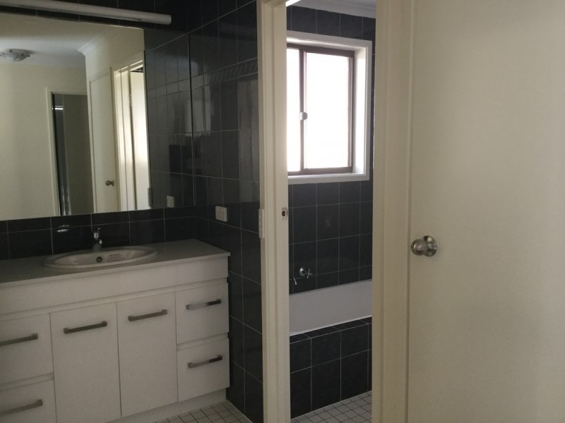 4 GULL CLOSE, Catalina NSW 2536