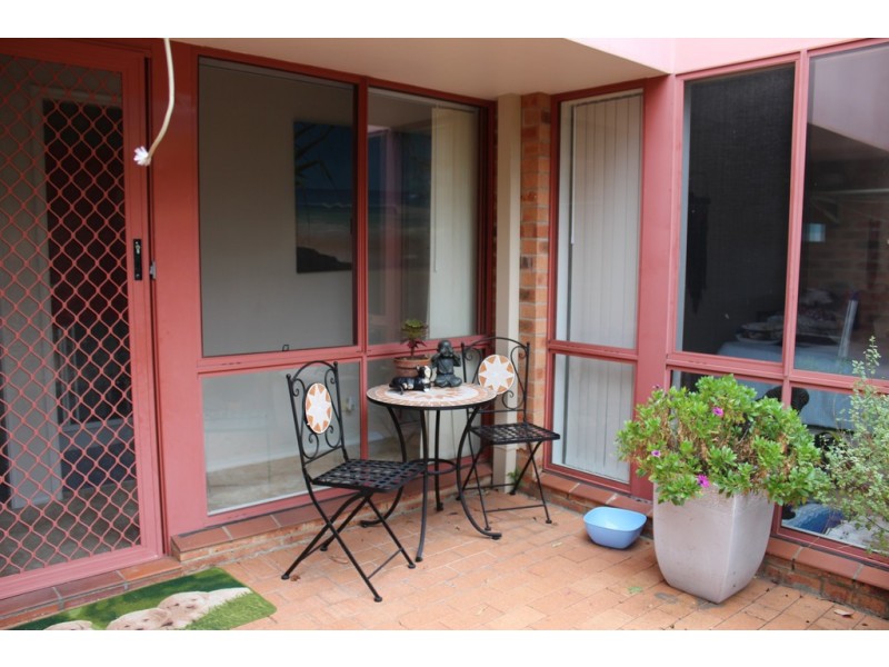1/212 Beach Road, Batehaven NSW 2536
