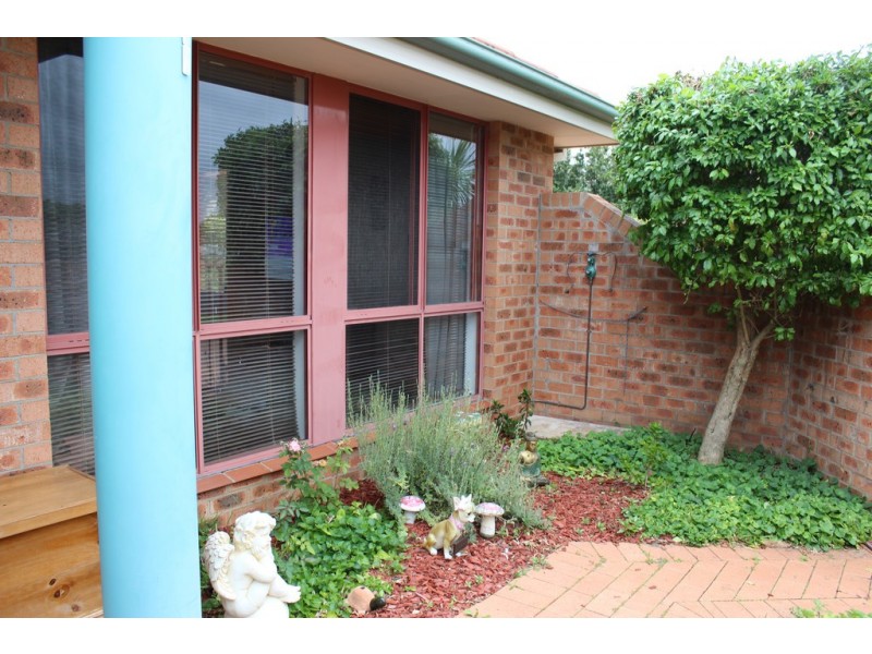 1/212 Beach Road, Batehaven NSW 2536