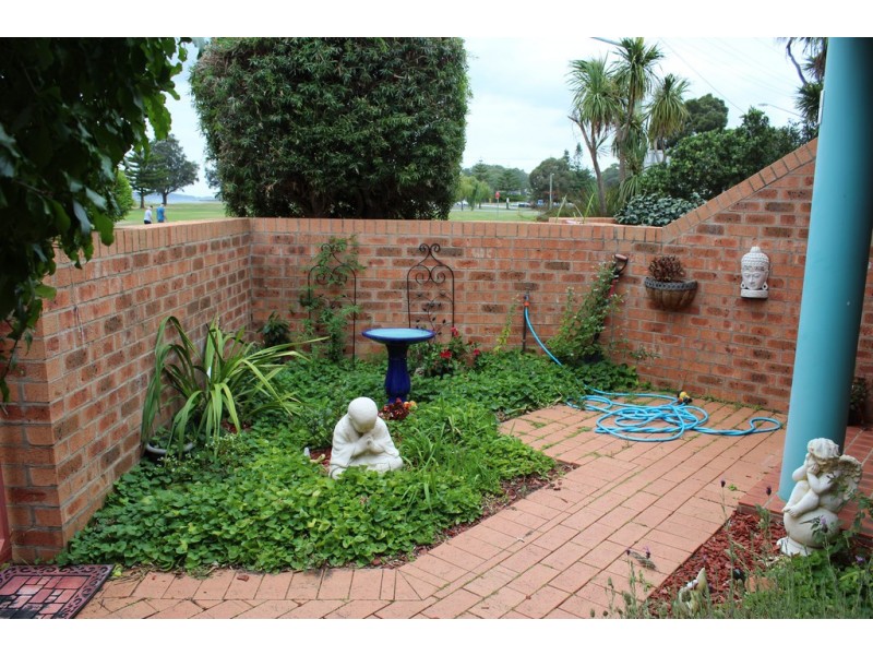 1/212 Beach Road, Batehaven NSW 2536