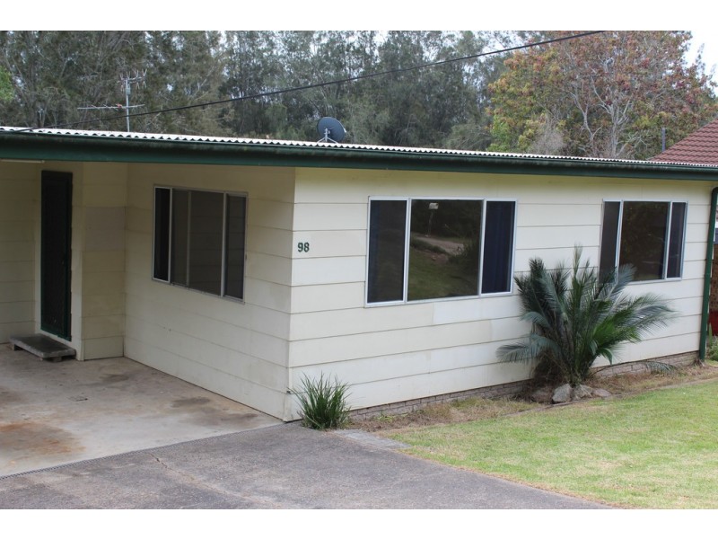 98 Country Club Drive, Catalina NSW 2536