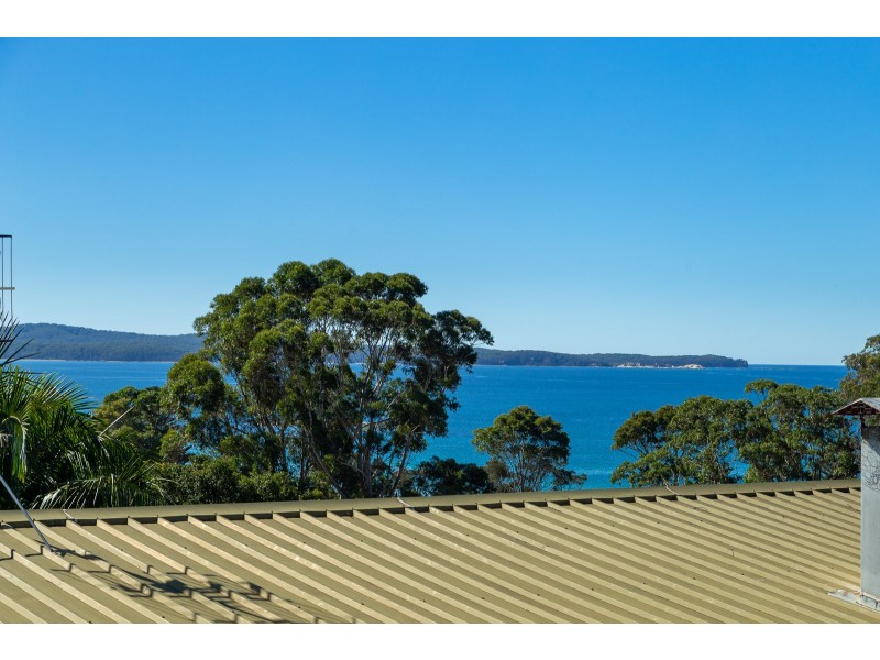 18 Hilltop Crescent, Surf Beach NSW 2536