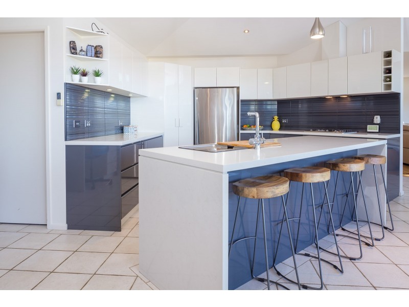 18 Hilltop Crescent, Surf Beach NSW 2536