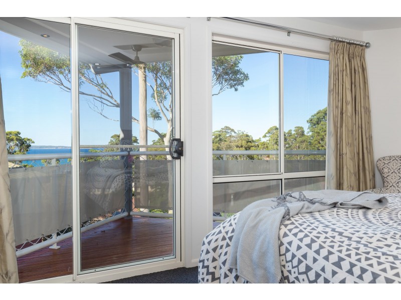 18 Hilltop Crescent, Surf Beach NSW 2536