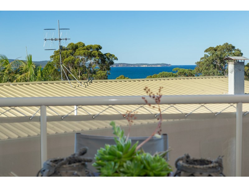 18 Hilltop Crescent, Surf Beach NSW 2536
